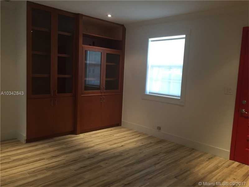 1831 SW 17th Terrace - Photo 3 of 8