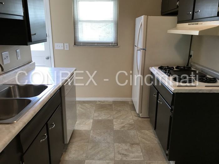 1174 Wainwright Dr - Photo 2 of 7