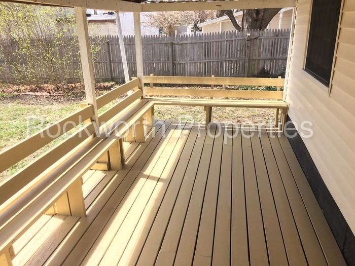 204 Elm St - Photo 3 of 13