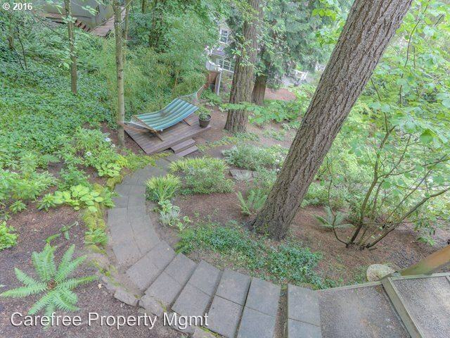 2945 SW Fairview Blvd - Photo 3 of 31