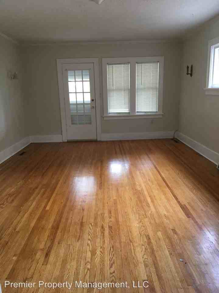 215 W Thayer Ave - Photo 2 of 10