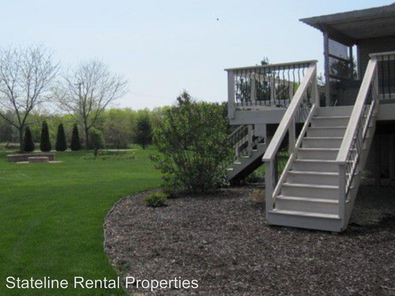131 Lopez Ln - Photo 3 of 16