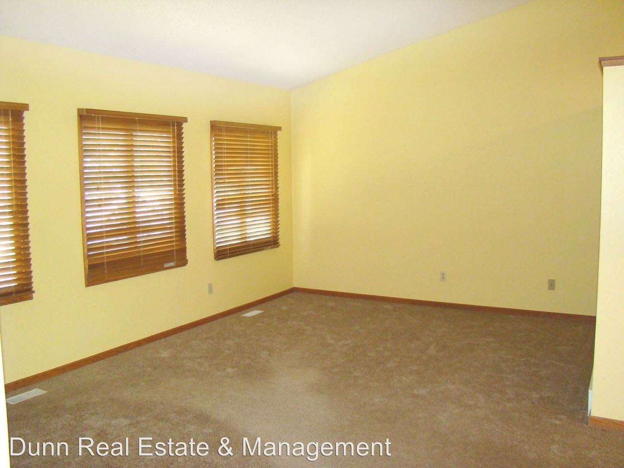 3424 Sam Houston Cir - Photo 2 of 21