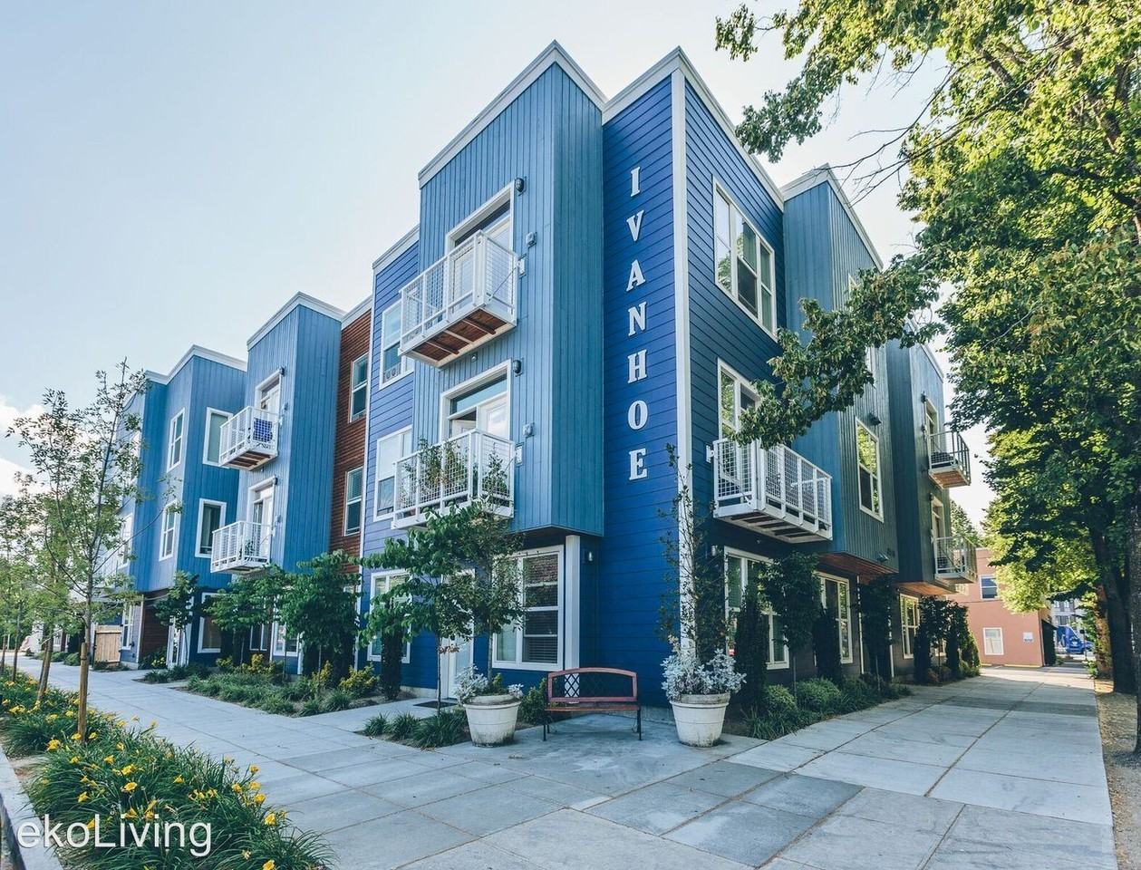 2330 NW 31st Ave - Photo 3 of 17