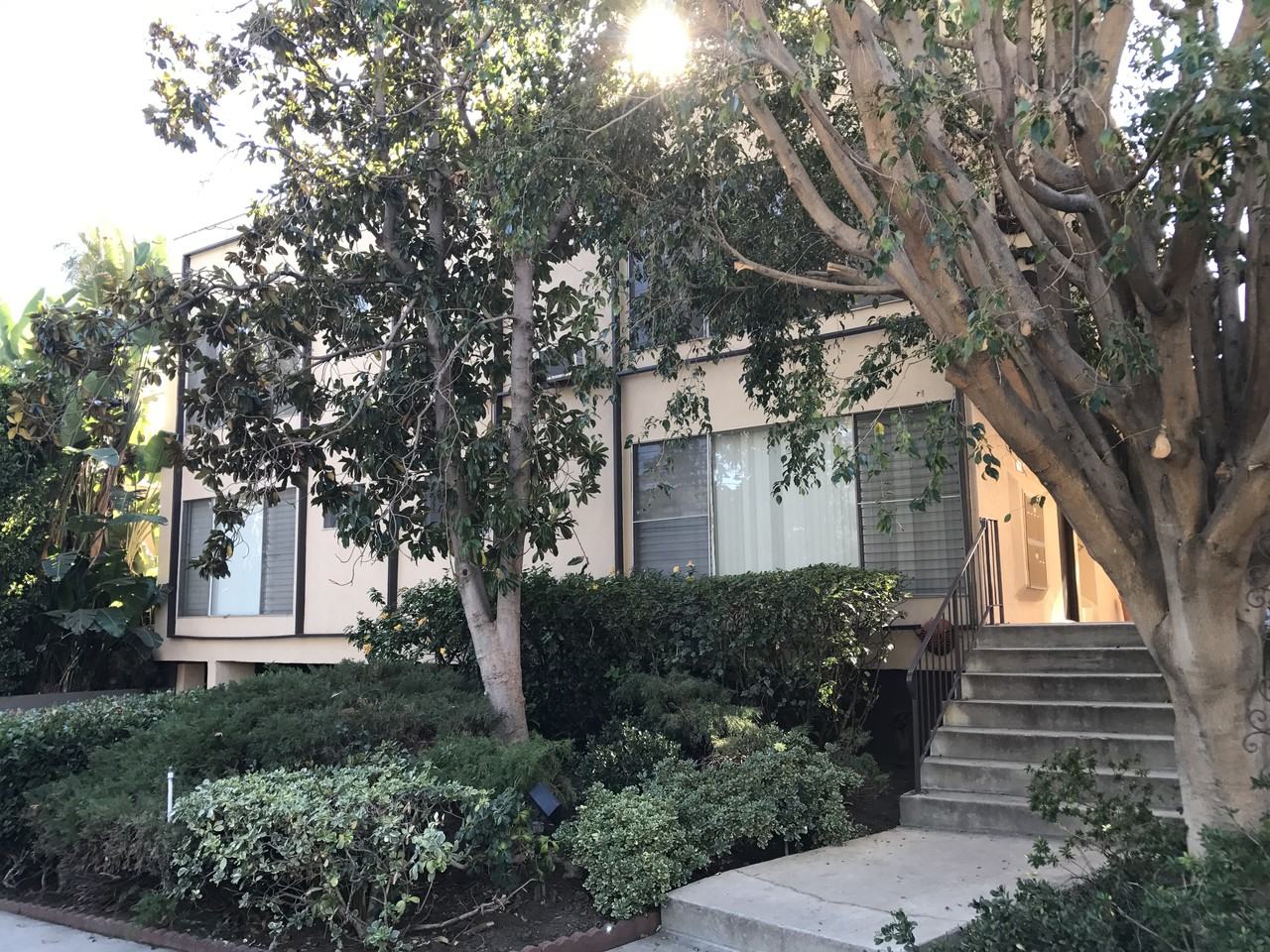 7606 Hampton Avenue - Photo 2 of 30