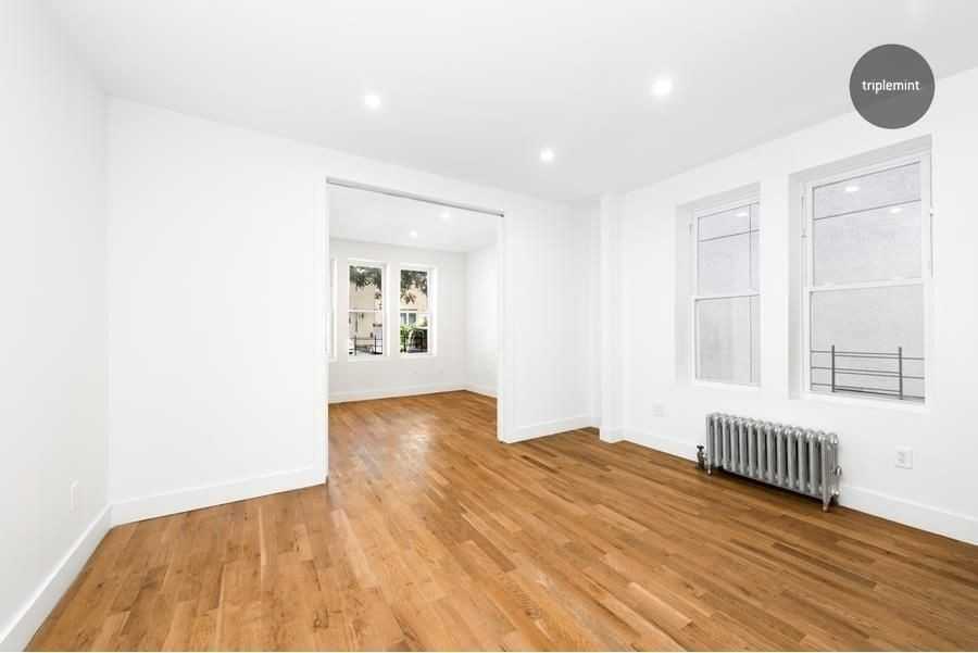 288 19th Street #1F - Photo 2 of 5