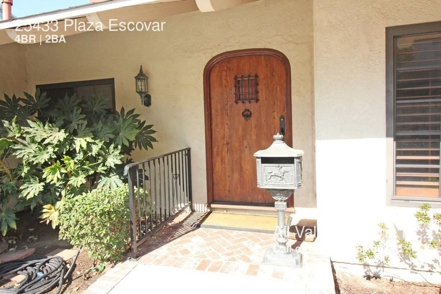 25433 Plaza Escovar - Photo 3 of 34