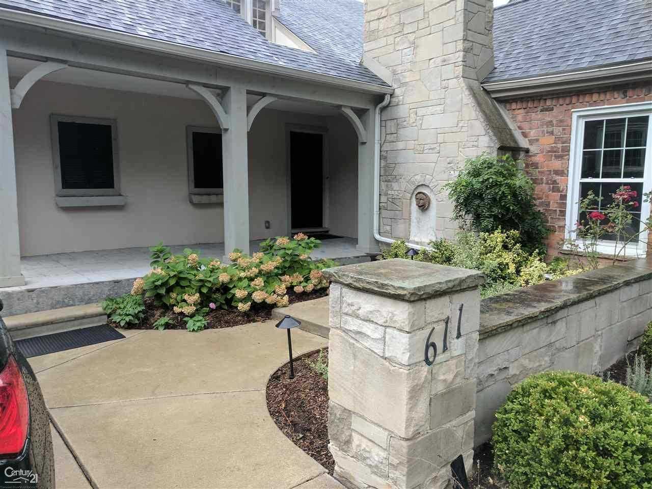 611 Fisher Rd - Photo 2 of 32