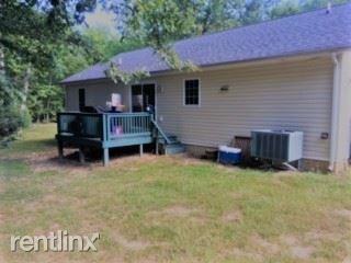 851 Lowe Dr - Photo 2 of 4