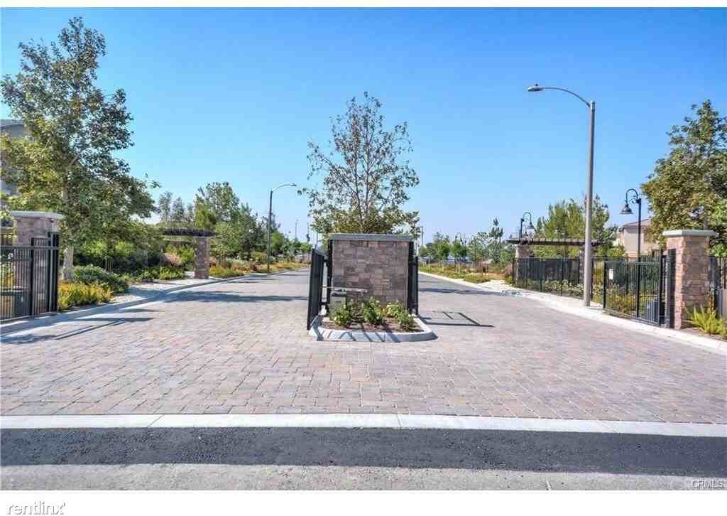 13111 Baxter Springs Dr - Photo 2 of 41