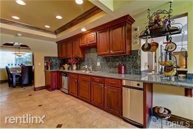 2926 N Mountain Ave - Photo 2 of 10