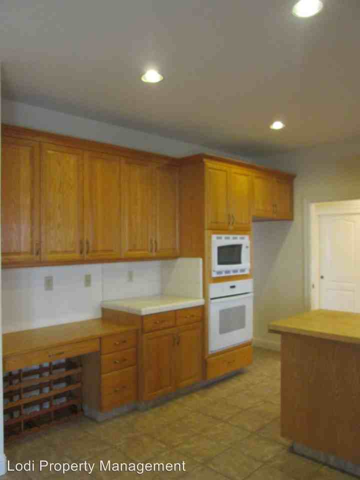 19547 Windrift Way - Photo 3 of 50