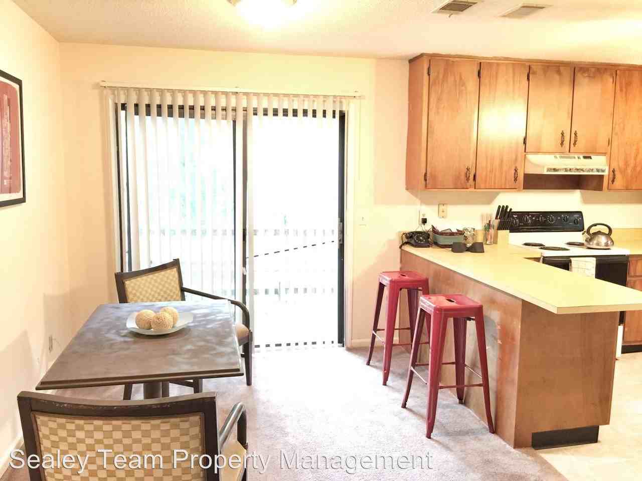 2460 Dundee Dr - Photo 3 of 8