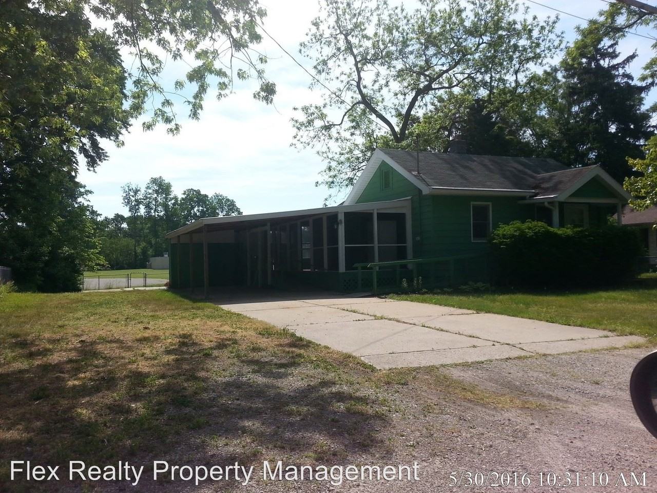 817 Clark St - Photo 2 of 9