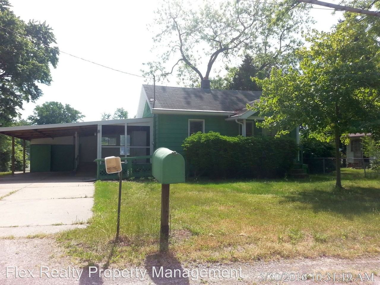 817 Clark St - Photo 3 of 9