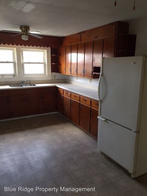 512 Academy St - Photo 3 of 7