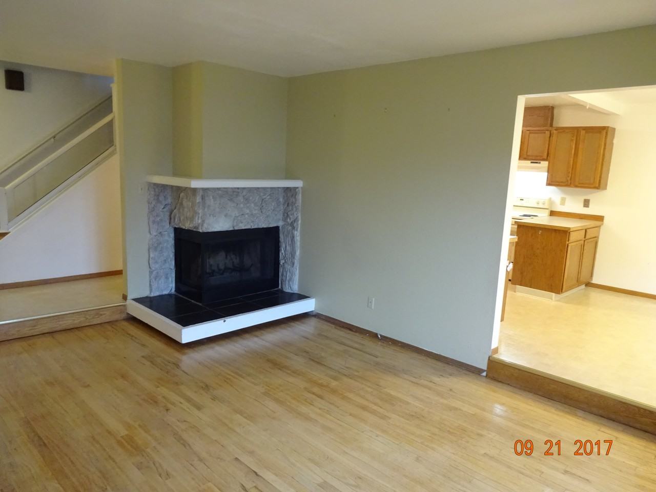 3021 Brookview St - Photo 2 of 9