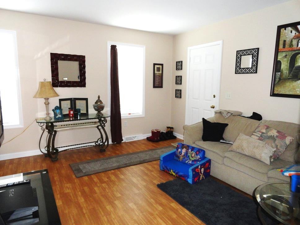 240 Morgan Dr - Photo 2 of 14