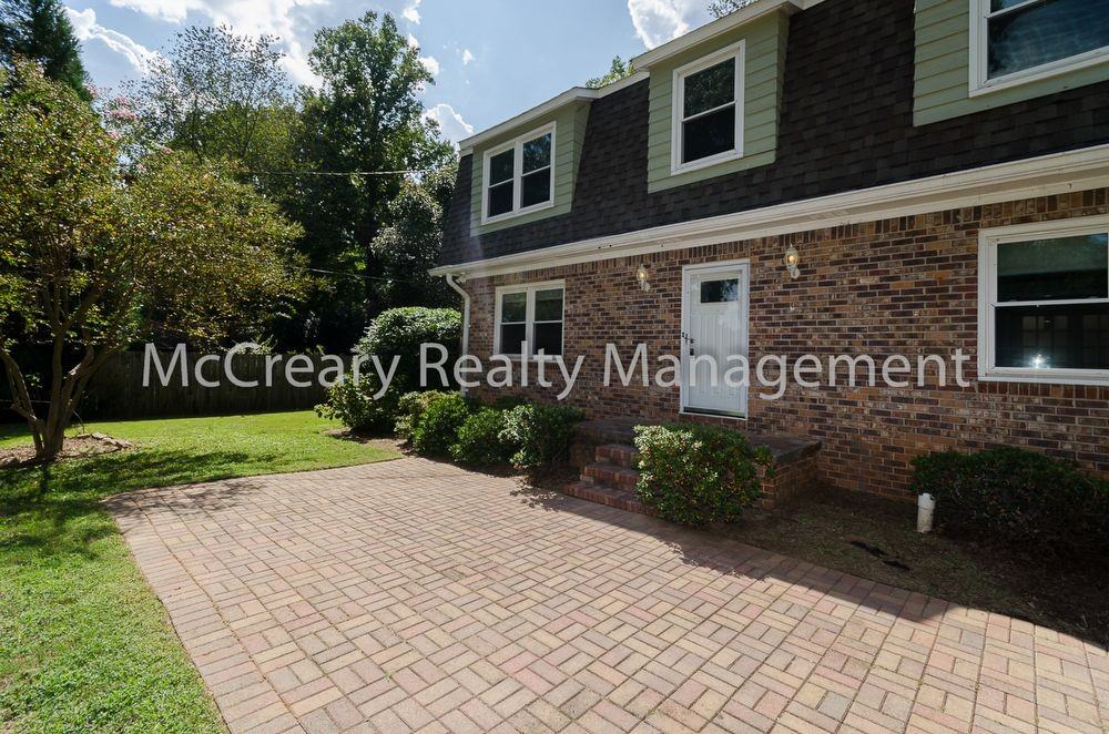 471 Old Canton Rd - Photo 2 of 31