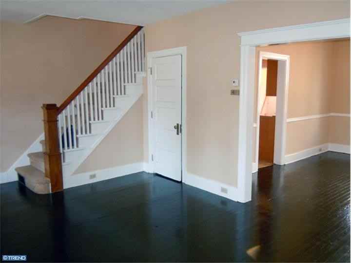 437 Oak Terrace - Photo 3 of 10