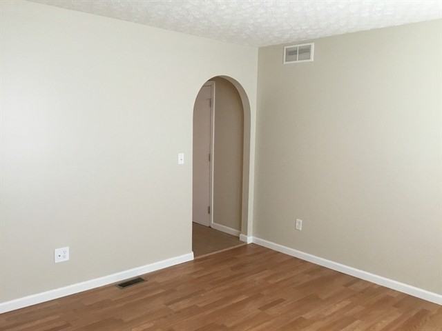 1967 Ravine Way - Photo 2 of 15