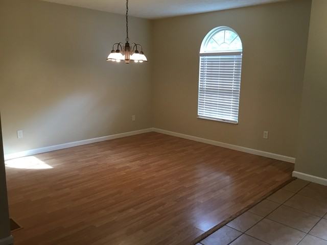 1967 Ravine Way - Photo 3 of 15