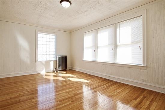 8057 S Laflin Ave - Photo 3 of 6