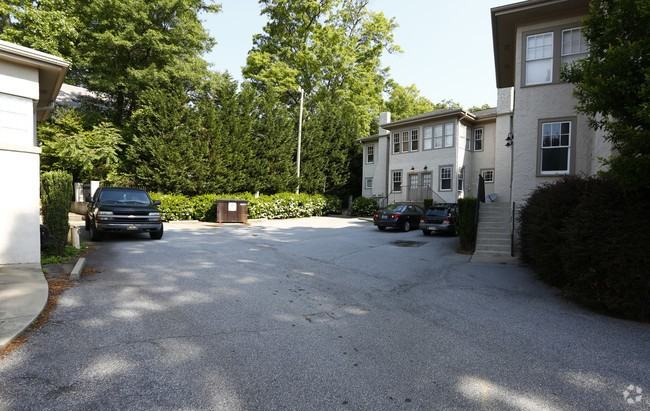 711 East Washington Street #10 - Photo 3 of 4