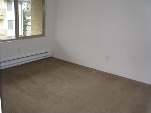 16910 NE 80th Street - Photo 3 of 8