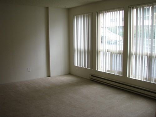 16910 NE 80th Street - Photo 4 of 8