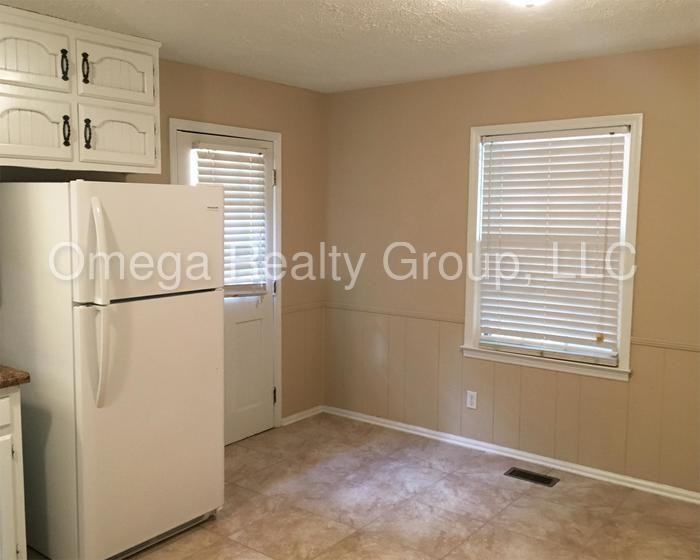 101 Briarwood Dr - Photo 3 of 10