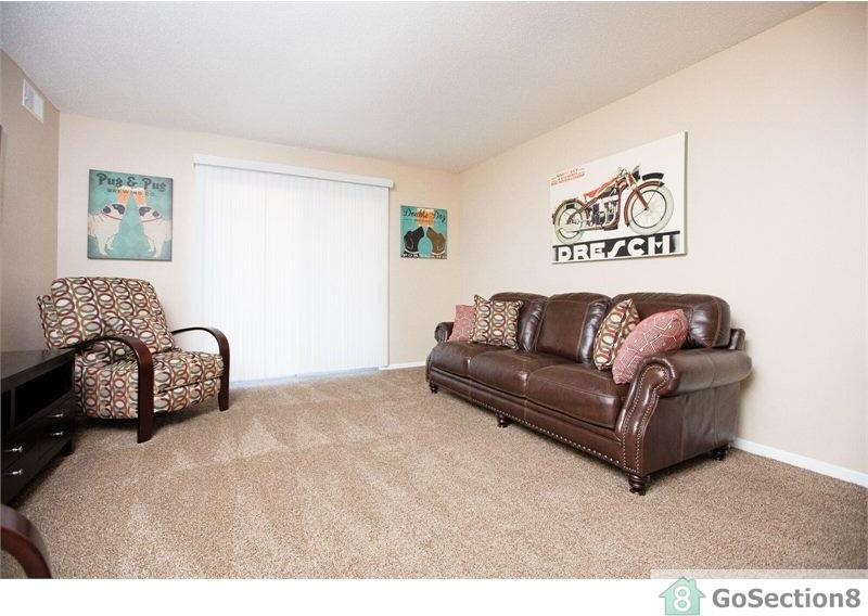 3331 Arlington Ave - Photo 2 of 10