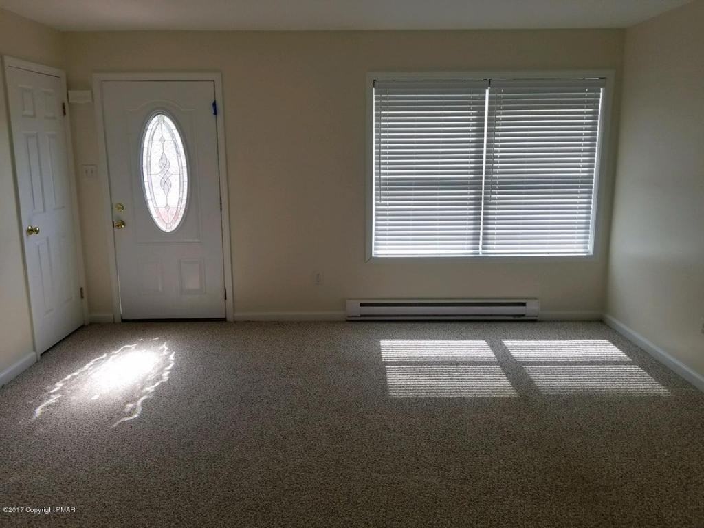 400 Buck Blvd - Photo 2 of 12