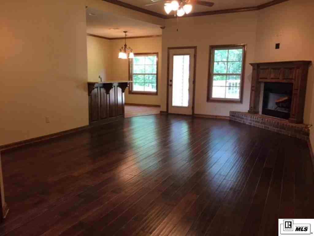 301 White Oak Ln - Photo 2 of 19