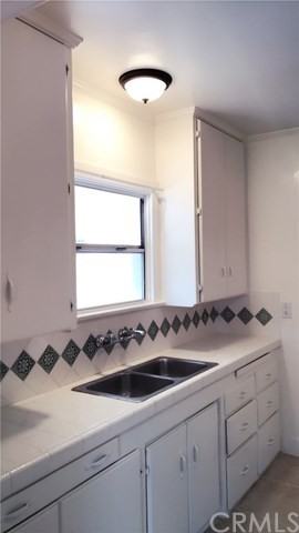 14943 Fairgrove Ave - Photo 3 of 7