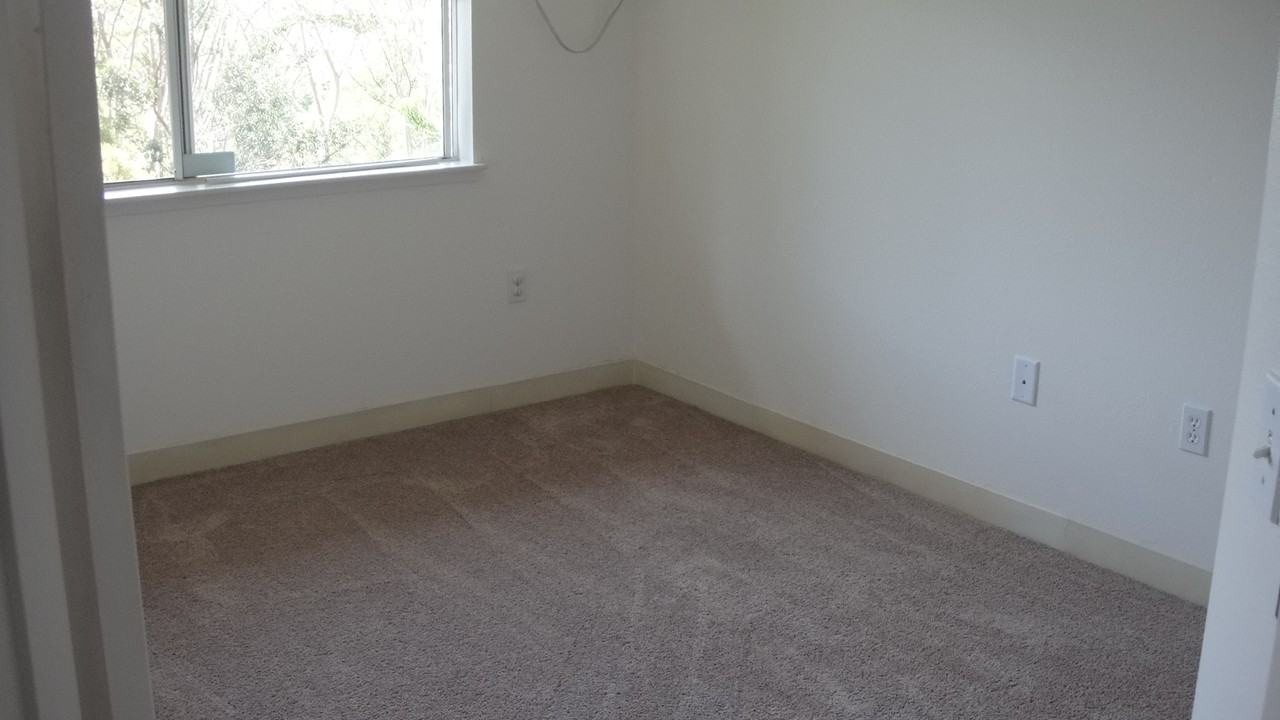 Meheula Pkwy & Mākaʻikaʻi St - Photo 6 of 8