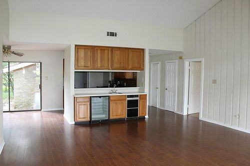 112 Clear Springs - Photo 3 of 6