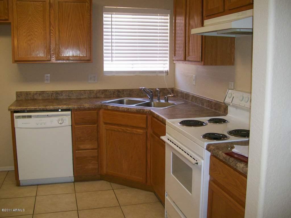 8729 W Jefferson St - Photo 2 of 13