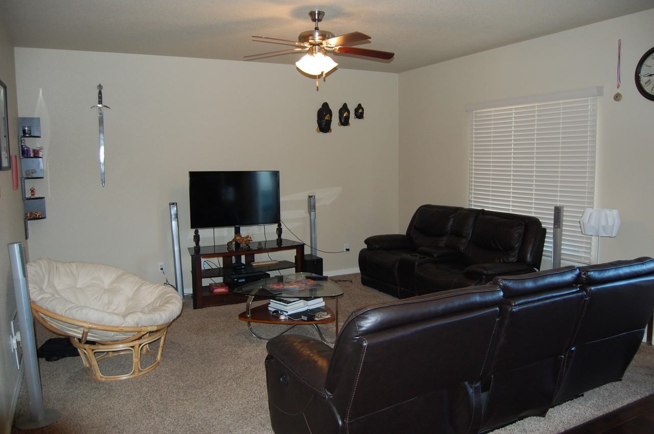 895 Pistol River Way - Photo 2 of 15