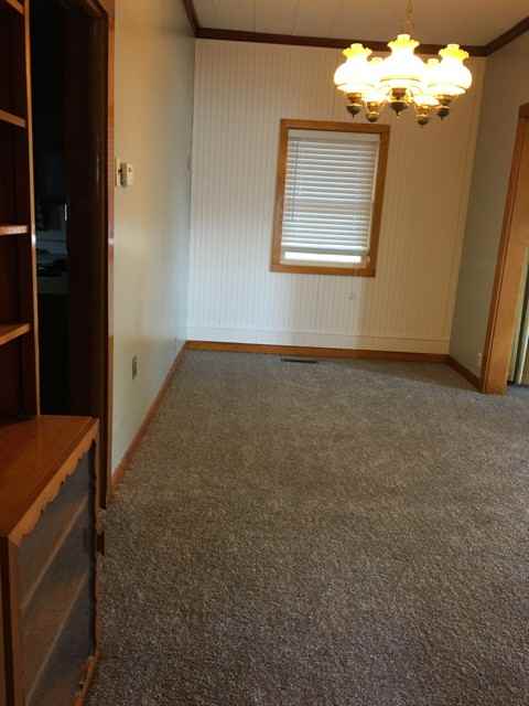 1202 Davis Ave - Photo 3 of 10