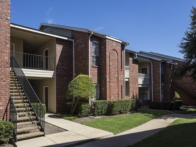 Crestmont Reserve Apartment Homes - Photo 3 of 27