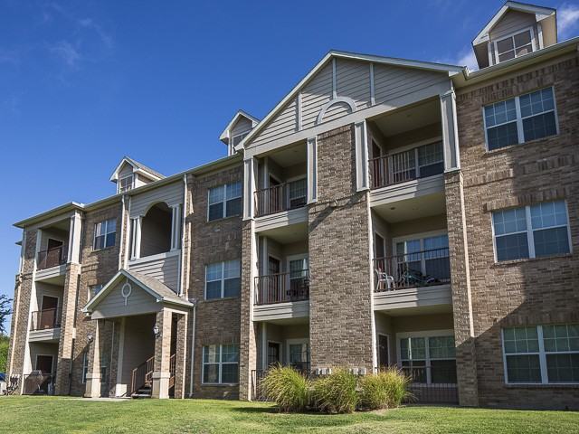 Towne Crossing Apartments - Photo 3 of 26