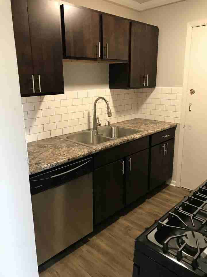 Ellyn Crossing Apartments - Photo 2 of 5