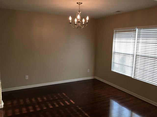 440 Lions Den Dr - Photo 3 of 20