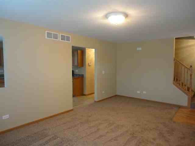 609 Circle Dr - Photo 3 of 12