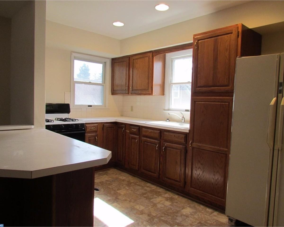 153 N Main St - Photo 3 of 22