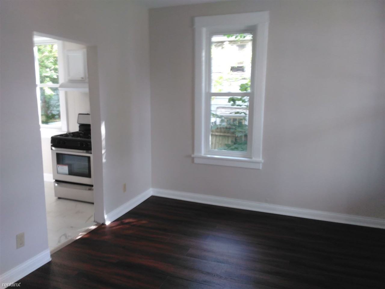 1928 45th St - Photo 2 of 8