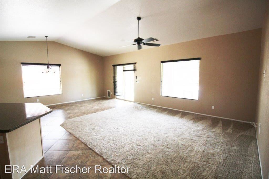 5805 E 27th Pl - Photo 3 of 21