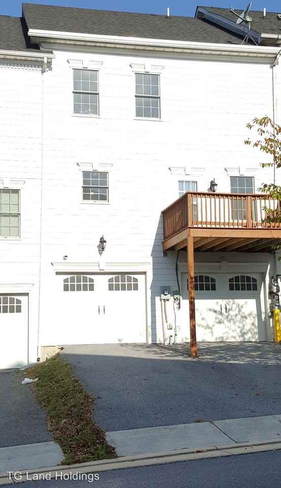 143 S Church St - Photo 2 of 18