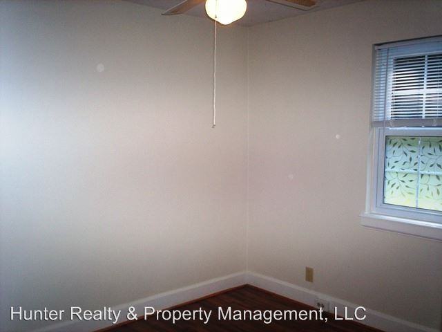 713 Avalon Rd N - Photo 2 of 10